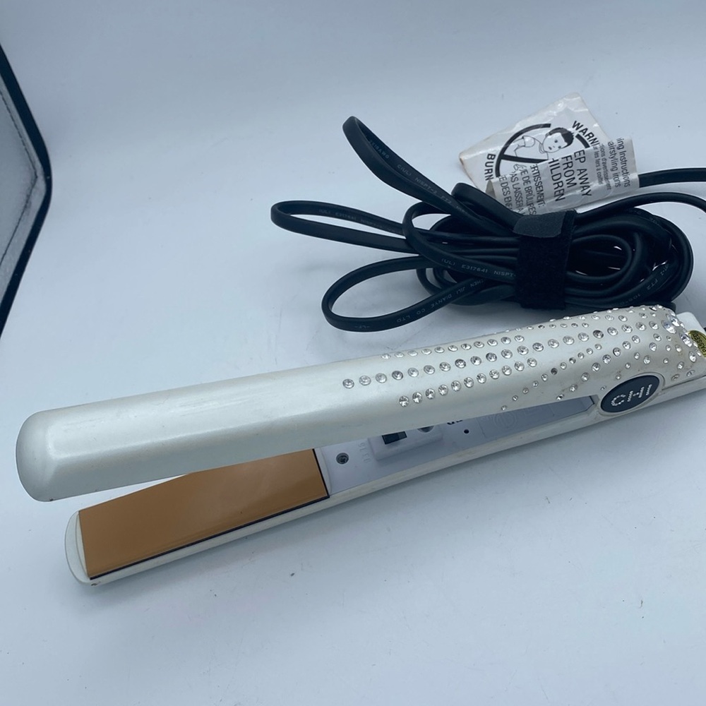 Chi 1” ceramic formal white bling flat iron straightener works heats up fast